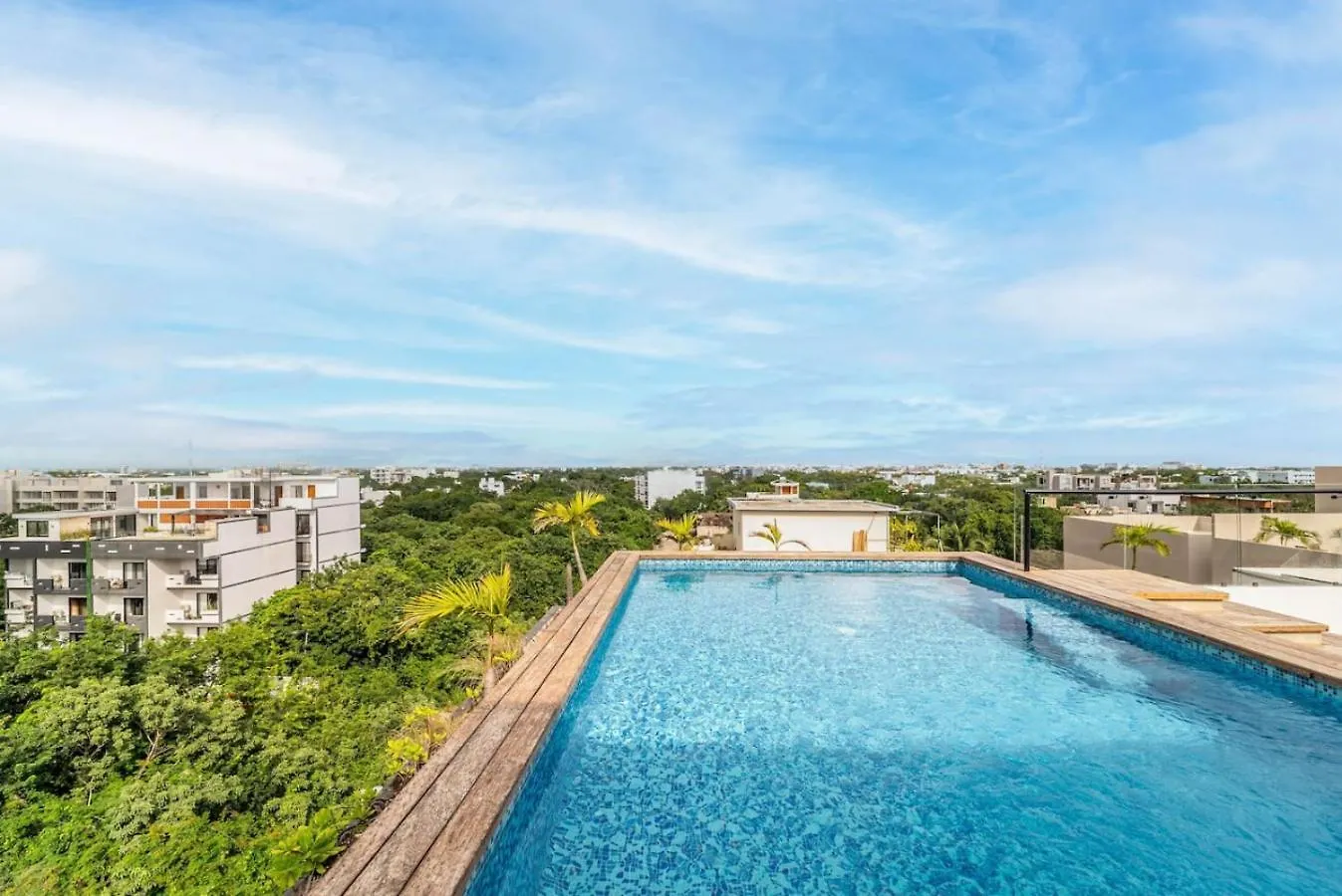 2 Bedroom Oasis With Incredible Rooftop Pool Playa del Carmen